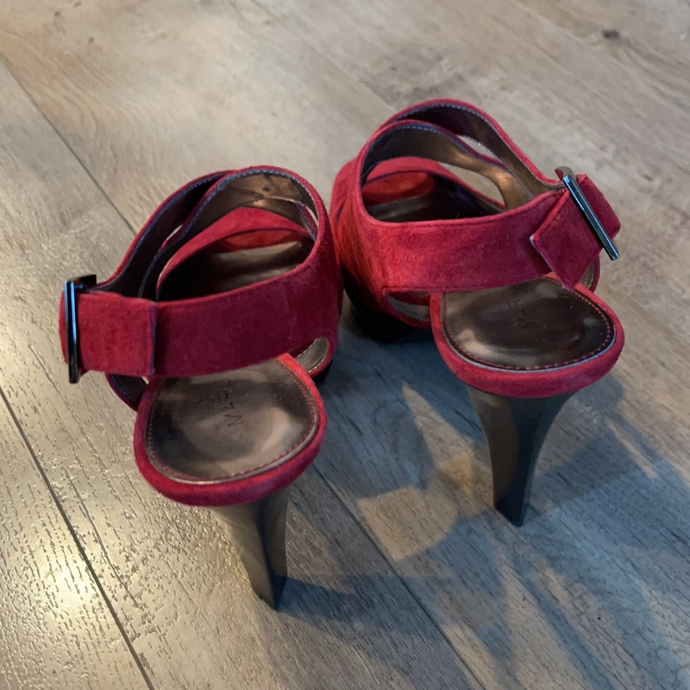 Marc fisher heels, size 6, velvet red - Picture 3 of 4
